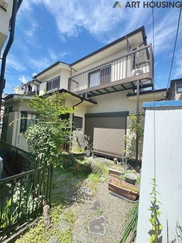 駅徒歩8分の利便性が魅力の中古戸建
